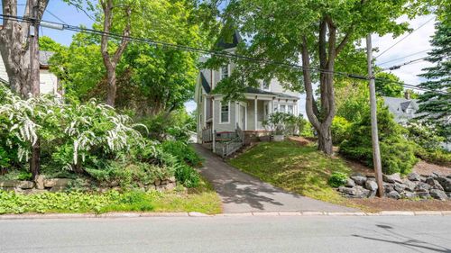 79 Willow Ave, New Glasgow, NS, B2H1Z4 | Card Image