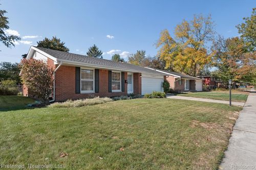 14641 Ronnie Ln, Livonia, MI, 48154-5158 | Card Image