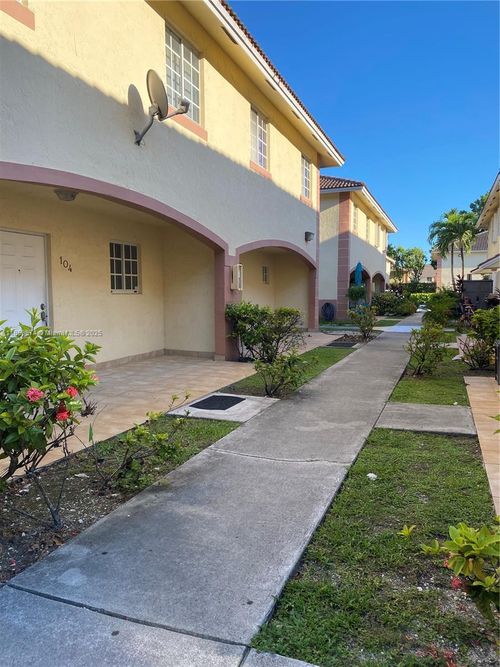 apt-105-6763 Nw 182nd St, Hialeah, FL, 33015-7933 | Card Image
