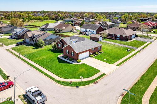 133 Piedmont Dr, Vine Grove, KY, 40175-8411 | Card Image