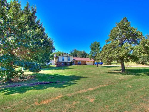 13672 Hummingbird Dr, Choctaw, OK, 73020-7153 | Card Image