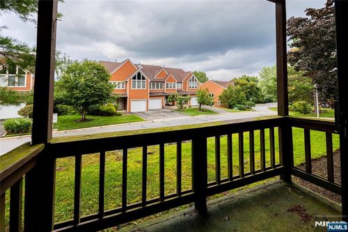 2 Alta Ct, Vernon, NJ, 07462-5584 | Card Image