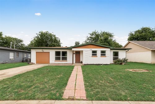 104 Dupont Cir, Fort Worth, TX, 76134-2909 | Card Image