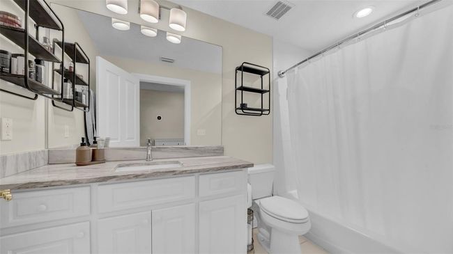 Bathroom 3 | Image 28