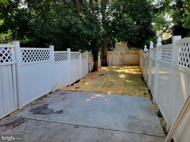 110 N Mulberry St, Townhouse with 2 bedrooms, 2 bathrooms and null parking in HAGERSTOWN MD | Image 8