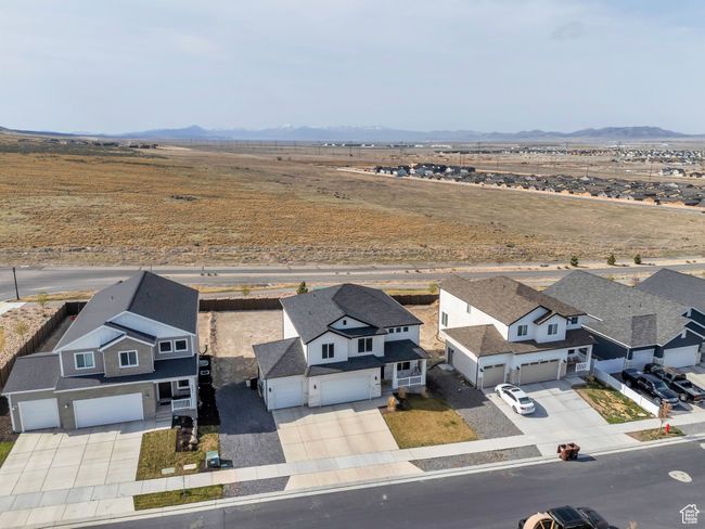 Aerial view with a residential view and a mountain view | Image 32