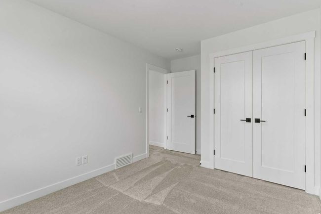271 Kinniburgh Loop, House other with 4 bedrooms, 3 bathrooms and 4 parking in Chestermere AB | Image 32