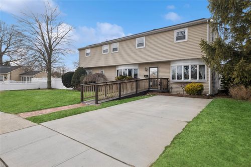 1160 Parkwood Dr, N Merrick, NY, 11566-1319 | Card Image