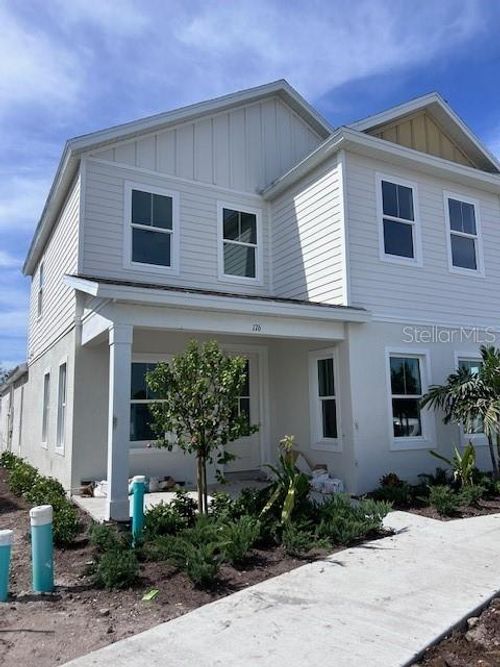 176 Eagleston Ln, LAKEWOOD RCH, FL, 34240 | Card Image
