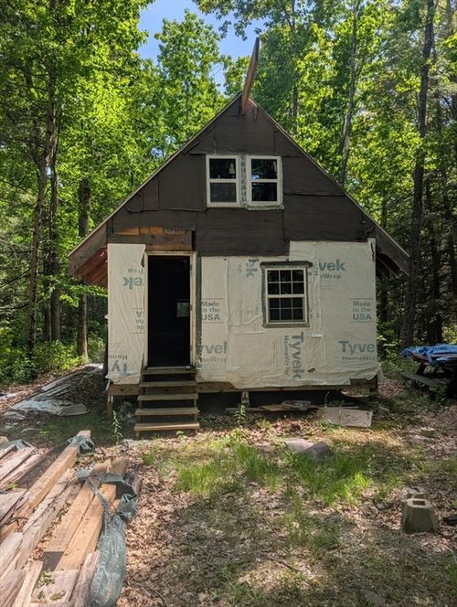 127 Round Hill Rd, Chester, MA, 01011-5400 | Card Image