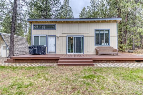 16811 Covina Rd, Bend, OR, 97707-2080 | Card Image
