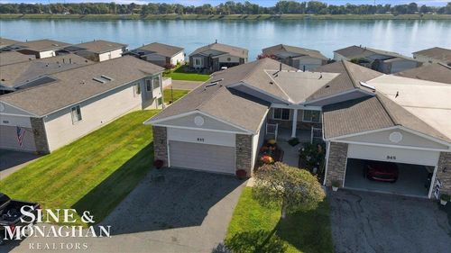 843 Crystal Ln, Marysville, MI, 48040-1569 | Card Image