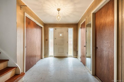 705 Ardsley Rd, Scarsdale, NY, 10583-1801 | Card Image