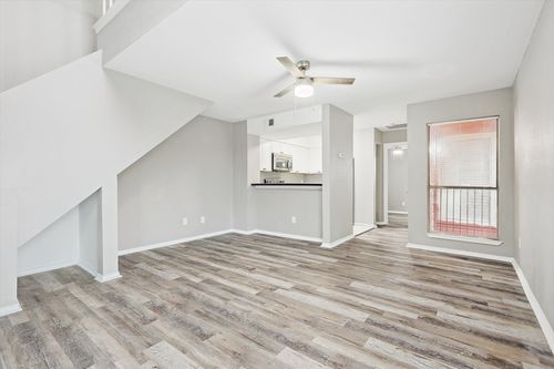 201-9805 Walnut St, Dallas, TX, 75243-8854 | Card Image