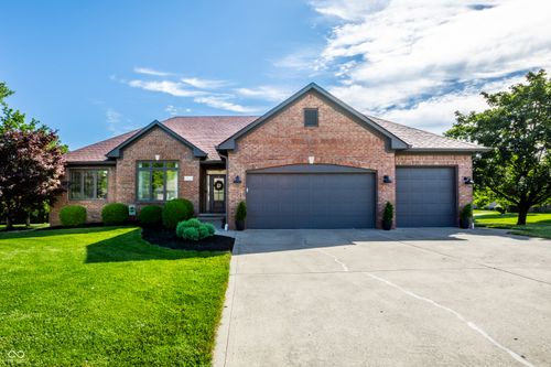 3608 Shoreline Dr, Greenwood, IN, 46143-8358 | Card Image