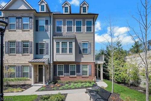 2 Ambrosia Ct, Livingston, NJ, 07039-5707 | Card Image