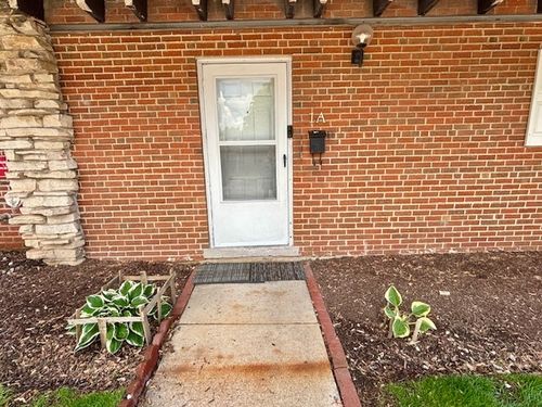 apt-1a-1915 Whitechapel Dr, Mount Prospect, IL, 60056-4724 | Card Image