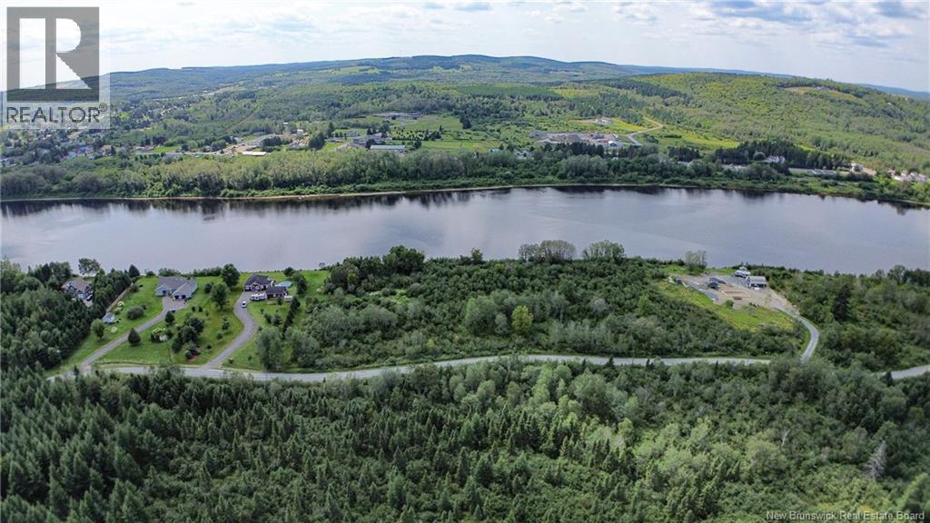 Land in Saint-Léonard