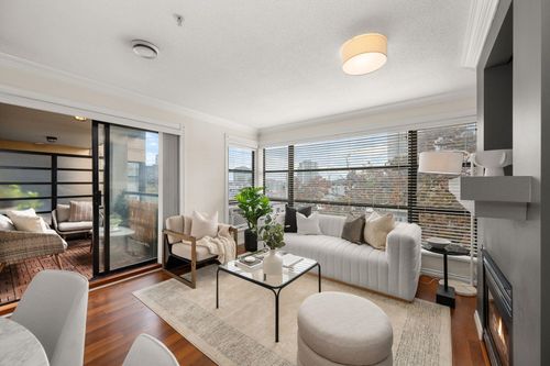 301-124 W 3rd St, North Vancouver, BC, V7M1E8 | Card Image