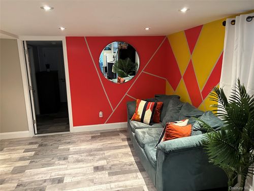 lowr-bronx-2897 Harrington Ave, Bronx, NY, 10461-5932 | Card Image