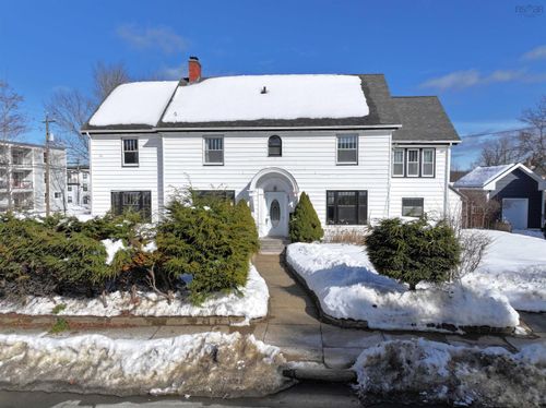 41 Alexandra Ave, Bridgewater, NS, B4V1H2 | Card Image