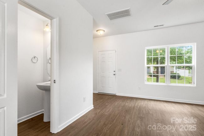2005 Amos Oaks Ln, House other with 3 bedrooms, 3 bathrooms and null parking in Charlotte NC | Image 8