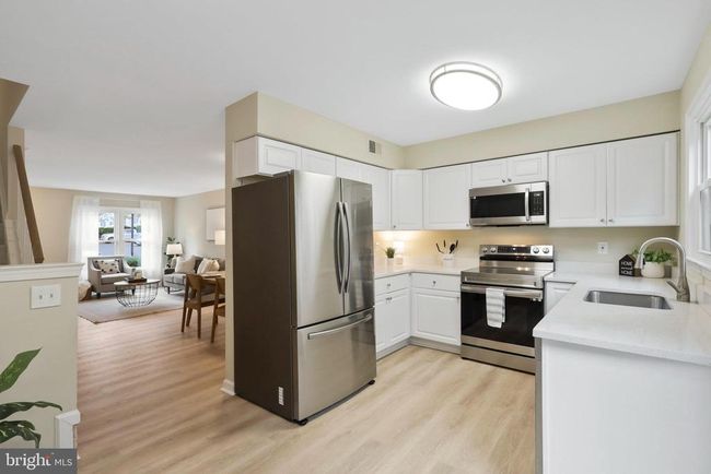 7470 Laurel Oak Ct, Townhouse with 2 bedrooms, 3 bathrooms and null parking in SPRINGFIELD VA | Image 10