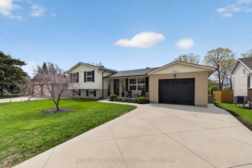 752 Palmateer Dr, Kincardine, ON, N2Z1R8 | Card Image