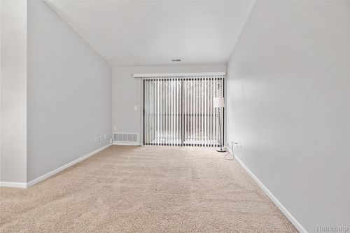 42789 Lilley Pointe Dr, Canton, MI, 48187-5315 | Card Image