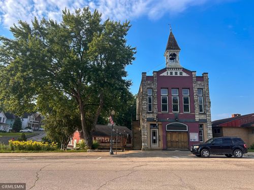 111 Coffee St, Lanesboro, MN, 55949-9748 | Card Image