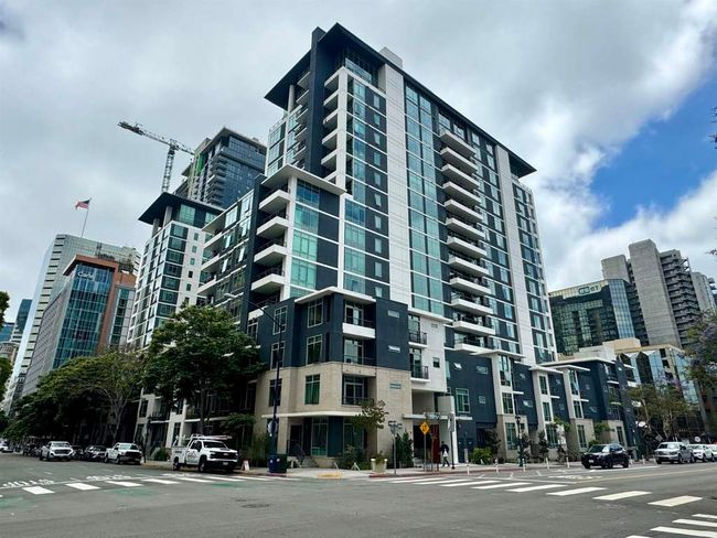 802 - 425 W Beech St, Condo with 2 bedrooms, 1 bathrooms and 1 parking in San Diego CA | Image 4