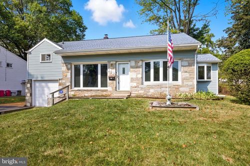 551 Revolutionary Way, WARMINSTER, PA, 18974-5434 | Card Image