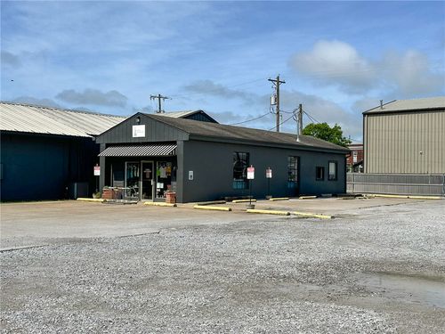 704 S Main St, Bentonville, AR, 72712-5910 | Card Image
