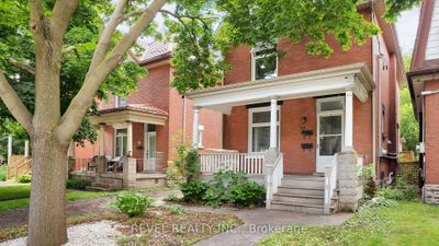 33 Yale St, Home with 3 bedrooms, 3 bathrooms and 5 parking in London ON | Image 1