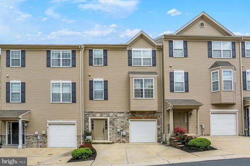 7 Indiana Cir, LEMOYNE, PA, 17043-1174 | Card Image