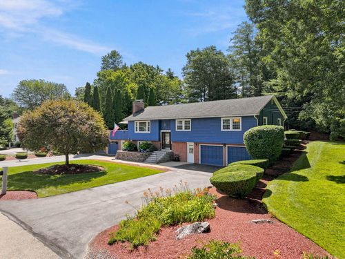 12 Deerhaven Drive, Nashua, NH, 03064 | Card Image