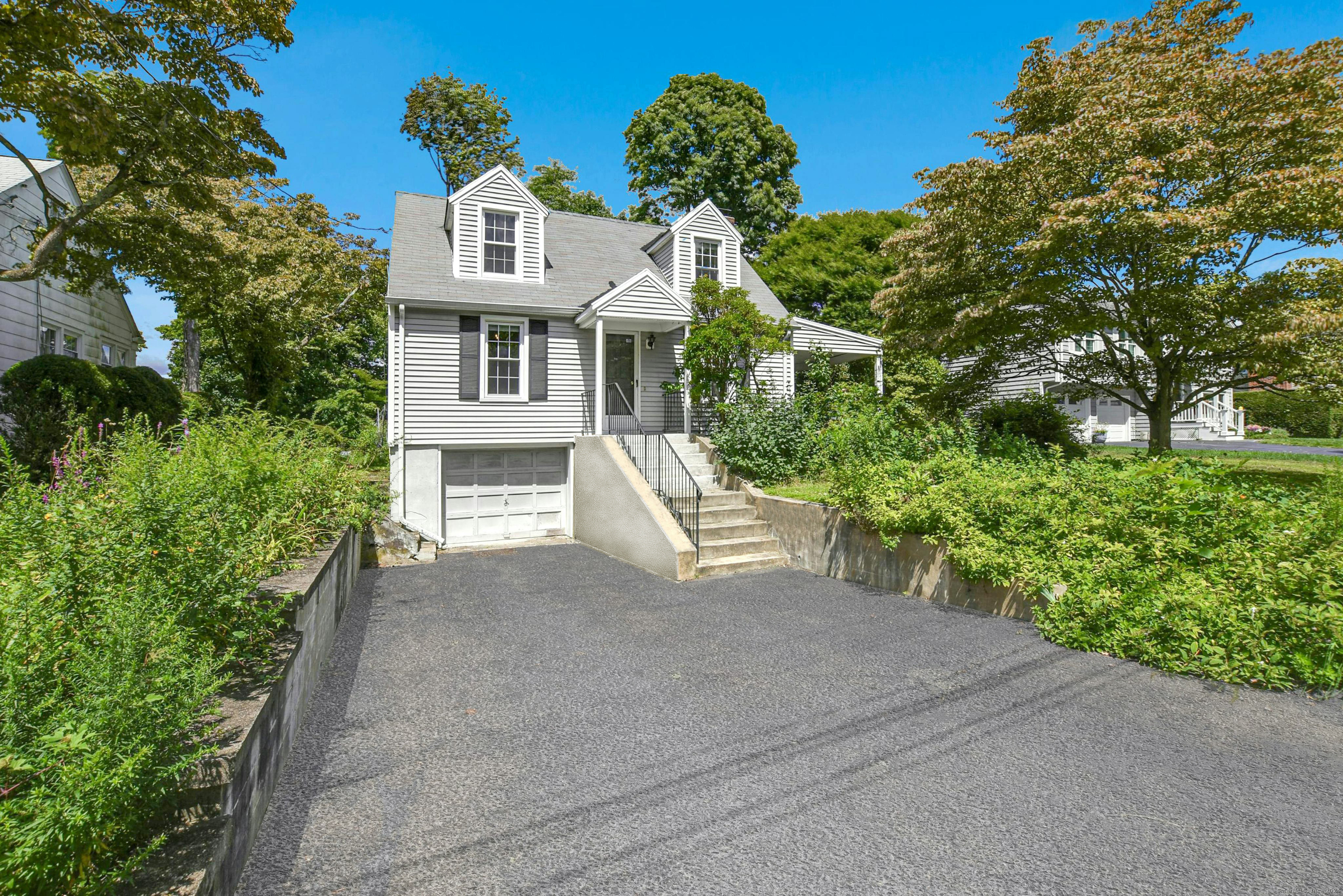 Sasco Hill Ter, Fairfield, CT 06824