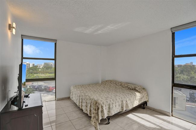 523 - 20301 W Country Club Dr, Condo with 2 bedrooms, 2 bathrooms and null parking in Aventura FL | Image 8