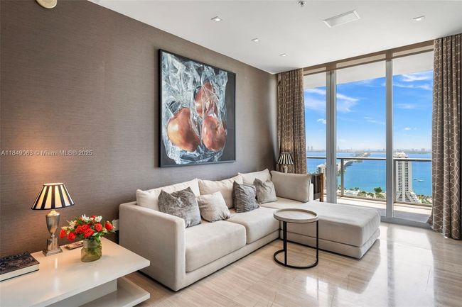 PH207 - 3470 E Coast Ave, Condo with 3 bedrooms, 3 bathrooms and null parking in MIAMI FL | Image 7