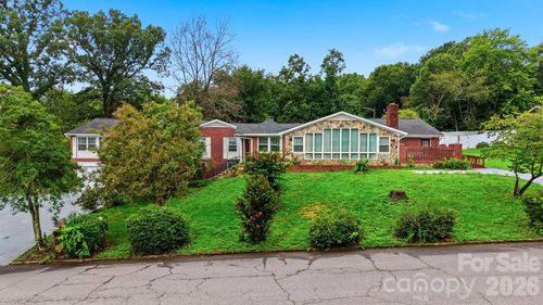103 Castlegate Dr, Morganton, NC, 28655-3618 | Card Image