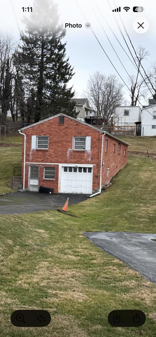 2616 1/2 Clovis St, Bluefield, WV, 24701-4906 | Card Image