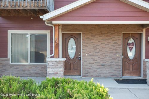 3512 33rd Ave W, Williston, ND, 58801-6938 | Card Image