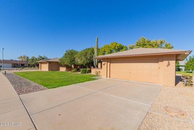 12828 W Peach Blossom Drive, Home with 2 bedrooms, 2 bathrooms and null parking in Sun City West AZ | Image 3