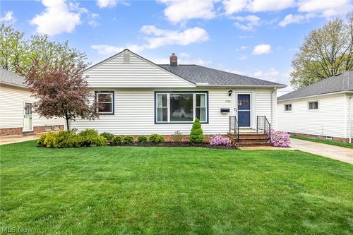 1704 Drenik Dr, Wickliffe, OH, 44092-1510 | Card Image