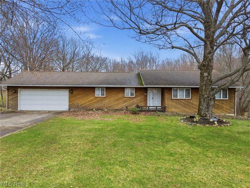 736 Lake Erie St, Conneaut, OH, 44030-1355 | Card Image