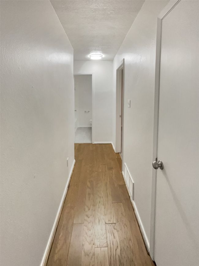 1985 Shorewood Dr, Condo with 3 bedrooms, 3 bathrooms and null parking in Grapevine TX | Image 24
