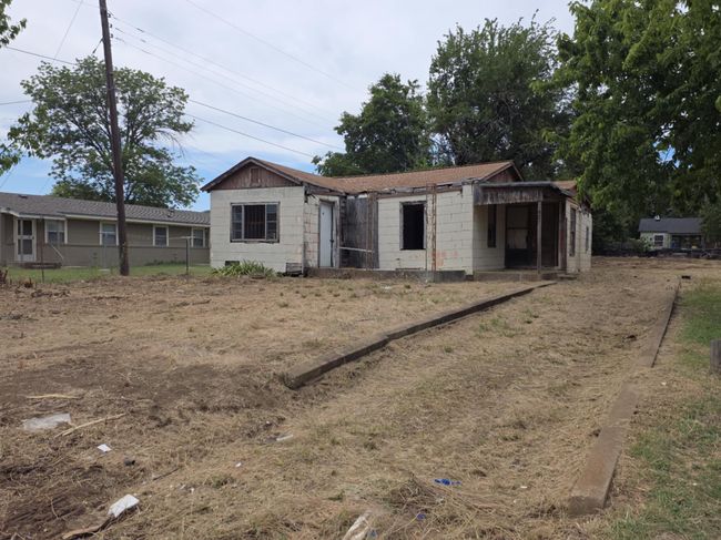 View of front of house | Image 13