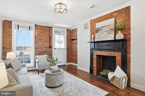 8 W 7th St, FREDERICK, MD, 21701-4502 | Card Image