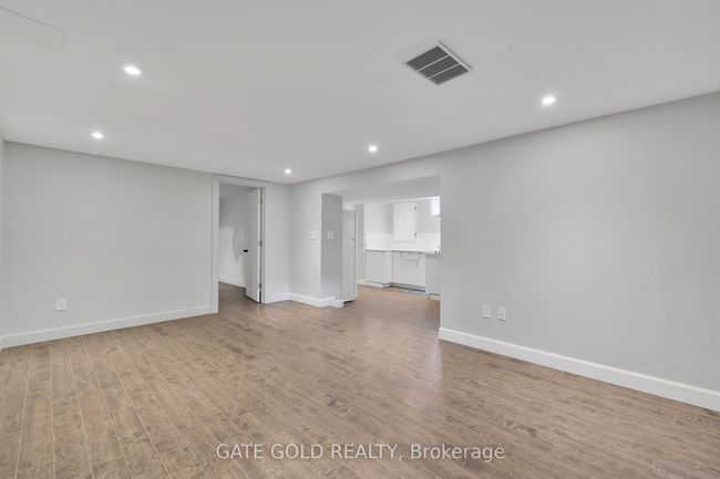 64 Nash Rd S, House other with 6 bedrooms, 2 bathrooms and 3 parking in Hamilton ON | Image 25
