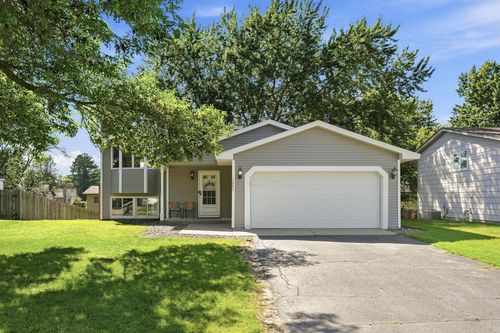 2682 Guthrie Ave N, Oakdale, MN, 55128-3923 | Card Image